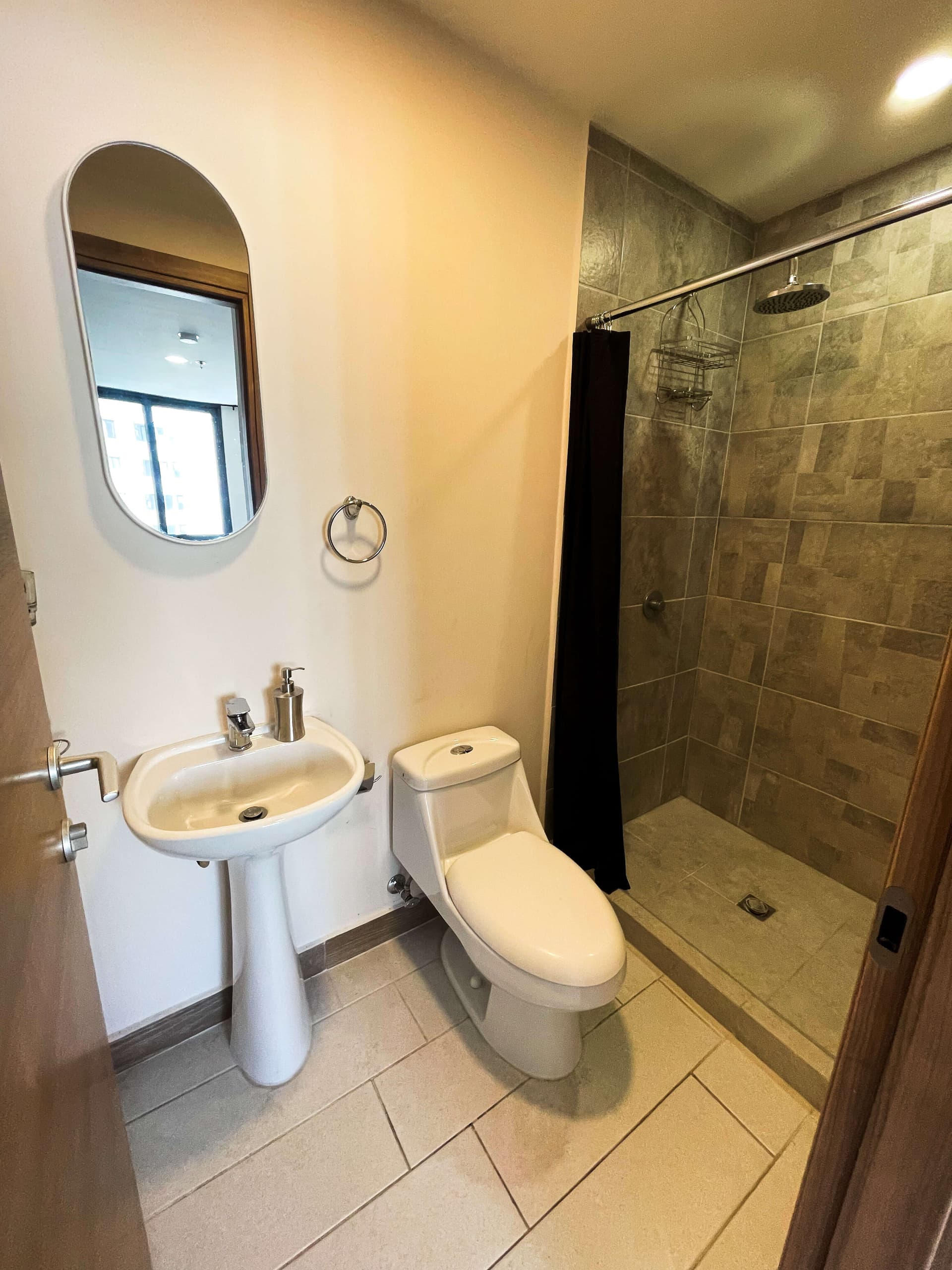 Baño completo con ducha