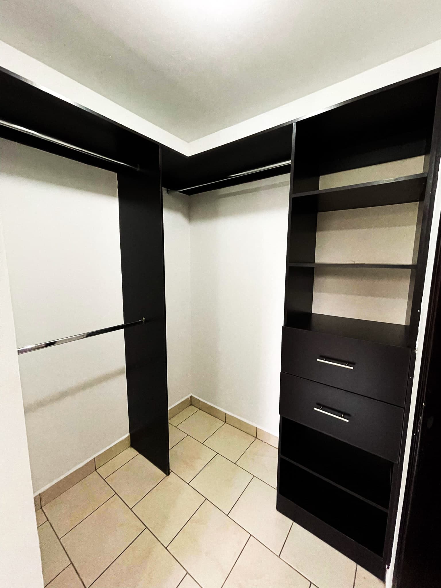 Walk-in clóset de la habitación principal